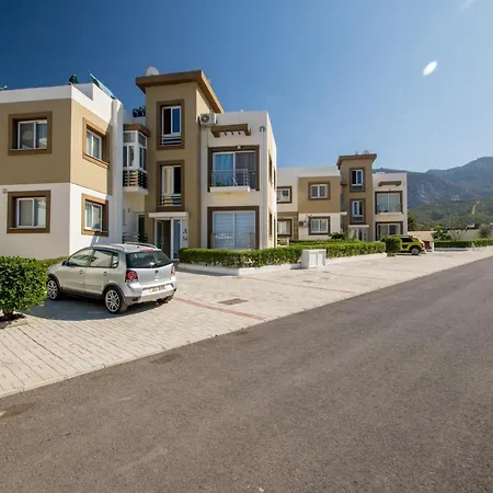 Spacious Three-Bedroom Apartment A3 In Sanctuary Cove Site *