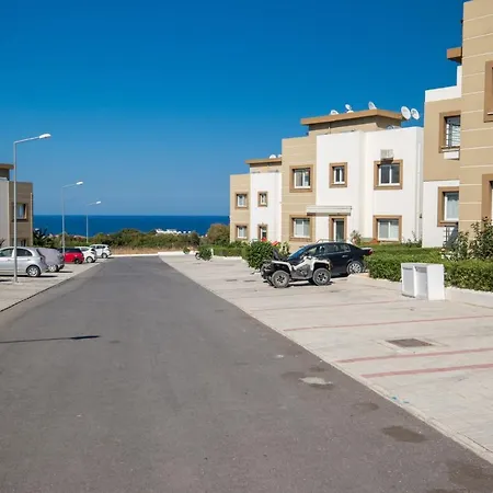 Spacious Three-Bedroom Apartment A3 In Sanctuary Cove Site *