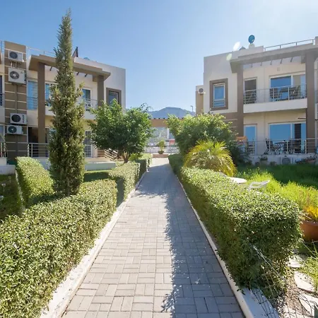 Spacious Three-Bedroom Apartment A3 In Sanctuary Cove Site *