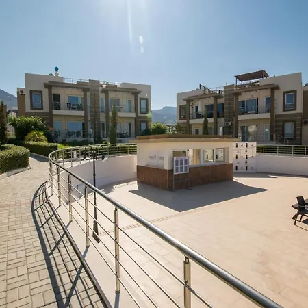 Spacious Three-Bedroom Apartment A3 In Sanctuary Cove Site *