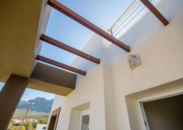 Spacious Three-Bedroom Apartment A3 In Sanctuary Cove Site *