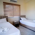 Spacious Three-Bedroom Apartment A3 In Sanctuary Cove Site