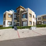 Spacious Three-Bedroom Apartment A3 In Sanctuary Cove Site Apartamento *