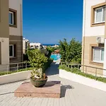 Spacious Three-Bedroom Apartment A3 In Sanctuary Cove Site