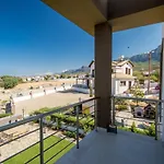 Spacious Three-Bedroom Apartment A3 In Sanctuary Cove Site *