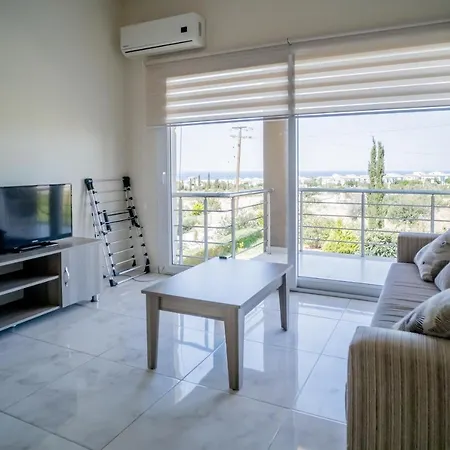 Spacious Three-Bedroom Apartment A3 In Sanctuary Cove Site קיירניה