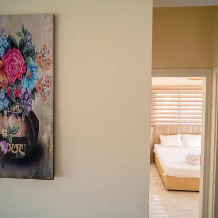 Spacious Three-Bedroom Apartment A3 In Sanctuary Cove Site דירה קיירניה