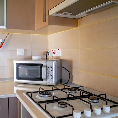 Spacious Three-Bedroom Apartment A3 In Sanctuary Cove Site דירה