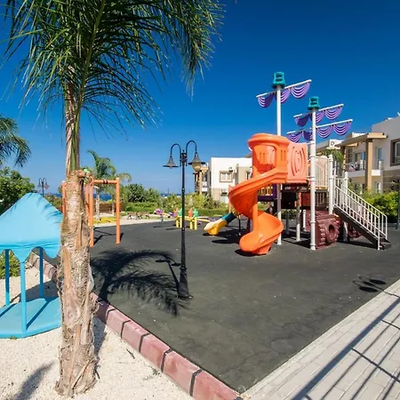 Spacious Three-Bedroom Apartment A3 In Sanctuary Cove Site