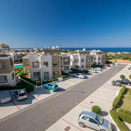 Spacious Three-Bedroom Apartment A3 In Sanctuary Cove Site דירה