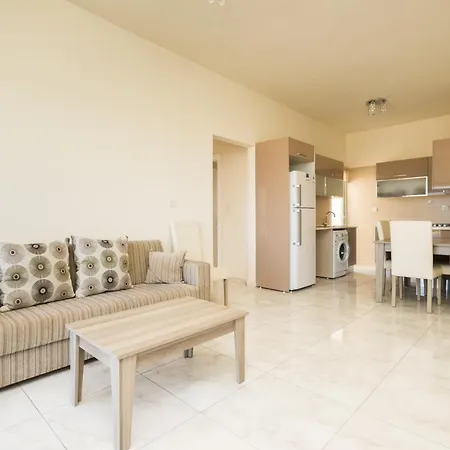 Spacious Three-Bedroom Apartment A3 In Sanctuary Cove Site * קיירניה