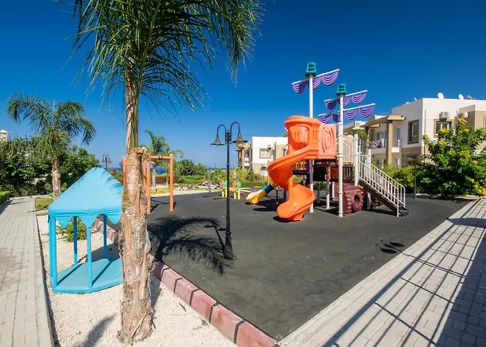 Spacious Three-Bedroom Apartment A3 In Sanctuary Cove Site