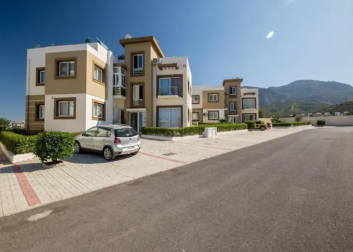 Spacious Three-Bedroom Apartment A3 In Sanctuary Cove Site *